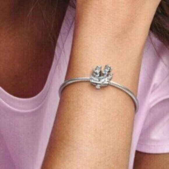 Pandora Disney Mickey Mouse & Minnie Mouse Airplane Charm - Picture 4 of 4